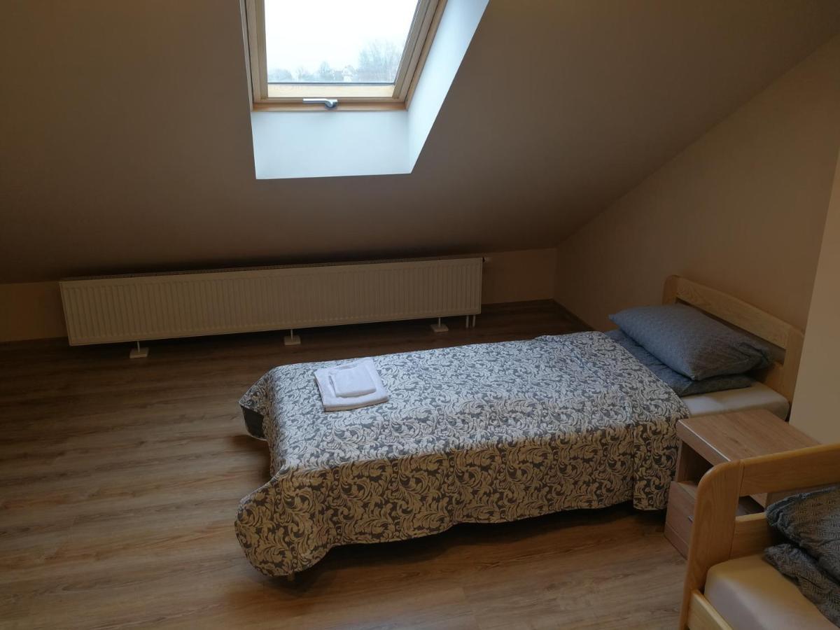 Viesbutis Kelyje Hotel Utena Kültér fotó