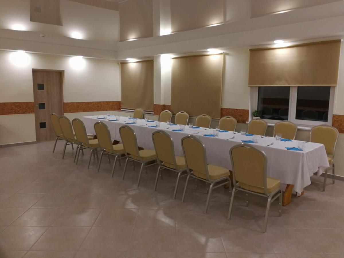 Viesbutis Kelyje Hotel Utena Kültér fotó