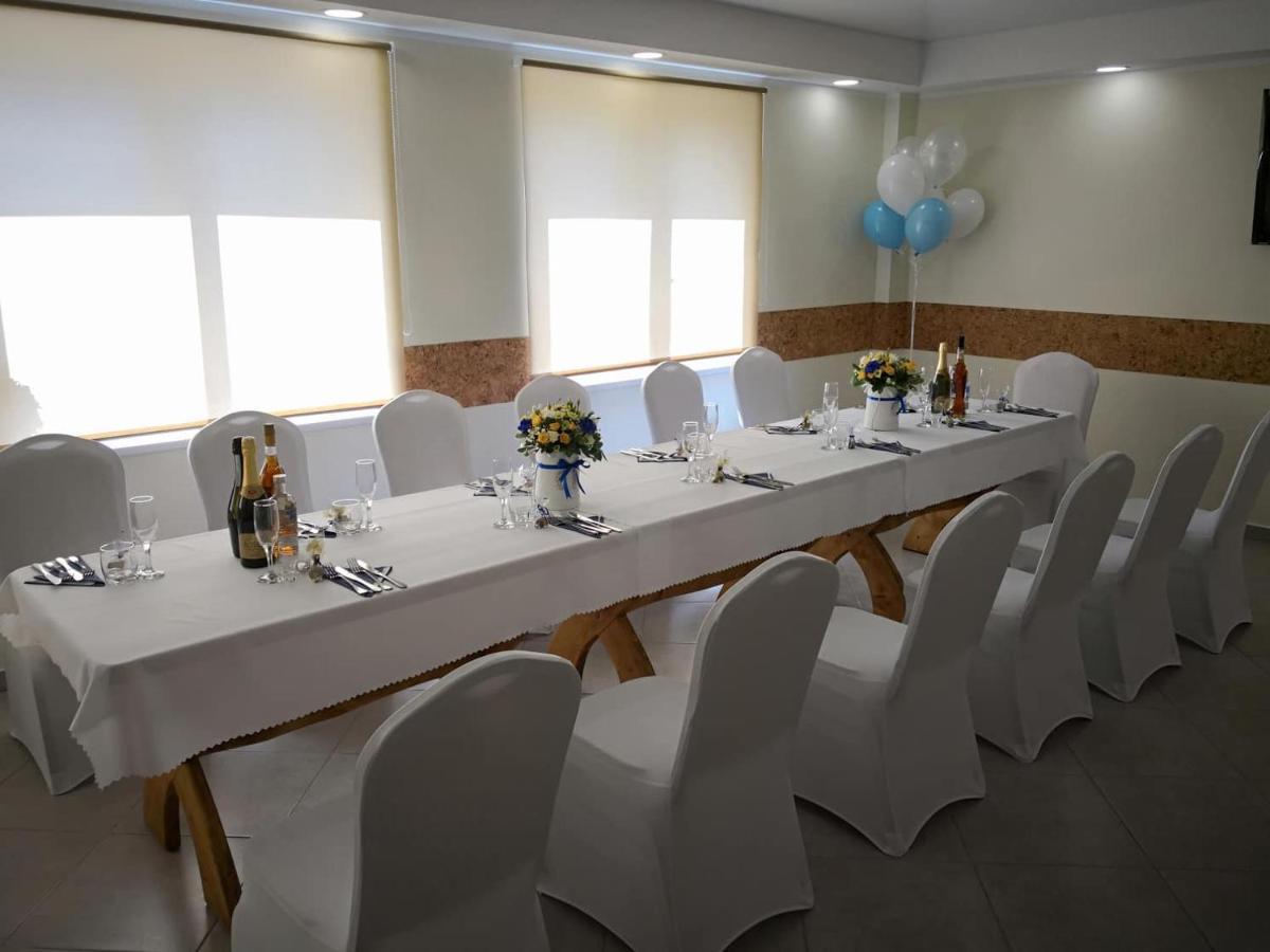 Viesbutis Kelyje Hotel Utena Kültér fotó