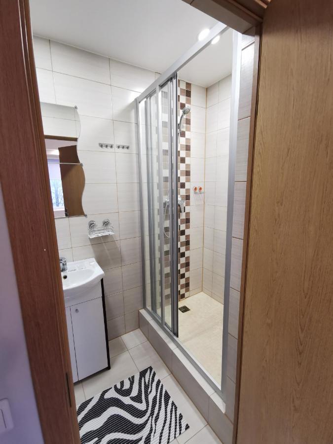 Viesbutis Kelyje Hotel Utena Kültér fotó