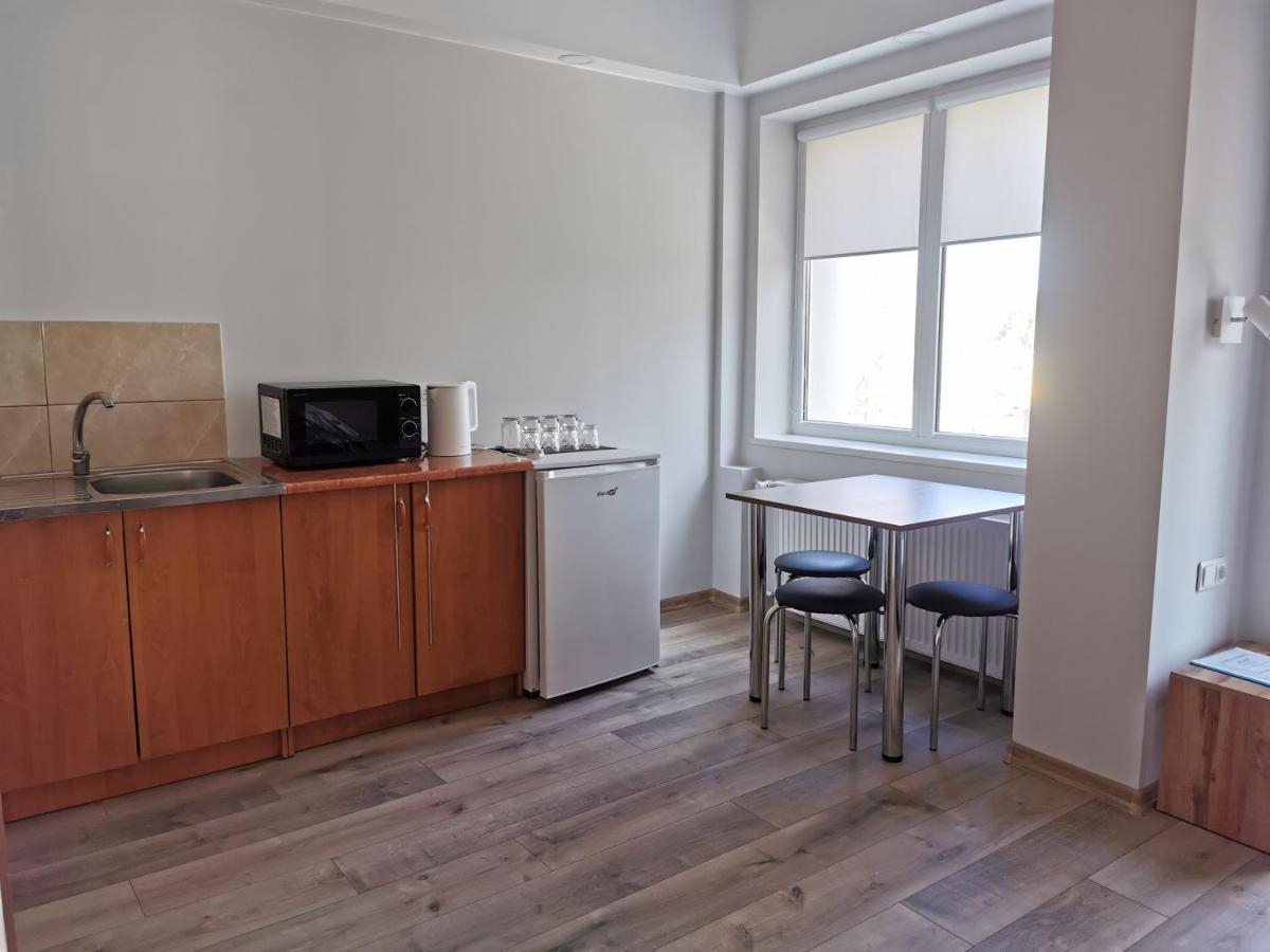 Viesbutis Kelyje Hotel Utena Kültér fotó